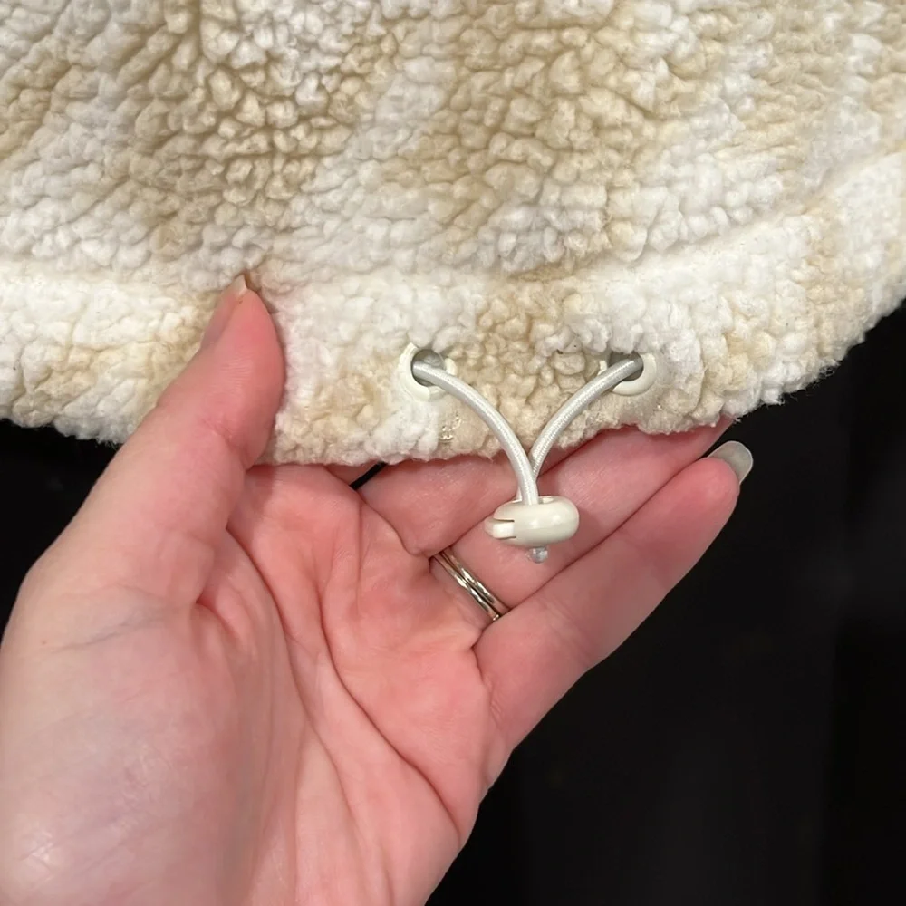 Cozy Sherpa - Picture 2 of 3